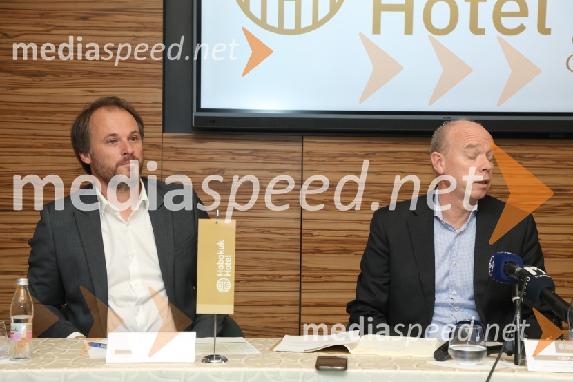  Dejan Podgoršek, Artana;  Audun Lekve, glavni izvršni direktor, CRE CottbusHotel Habakuk ima novega lastnika in upravljavca