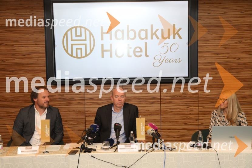  Matevž Frangež, državni sekretar;  Dejan Podgoršek, Artana;  ... Hotel Habakuk ima novega lastnika in upravljavca