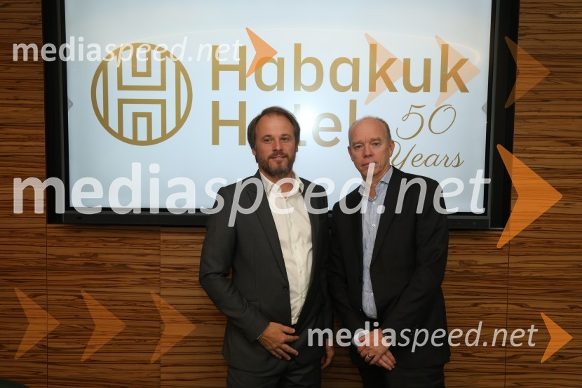  Dejan Podgoršek, Artana;  Audun Lekve, glavni izvršni direktor, CRE CottbusHotel Habakuk ima novega lastnika in upravljavca