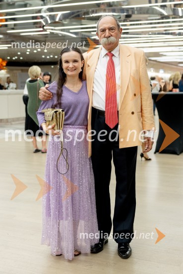  ... ;  Marijan Zlobec, novinar, kritikTosca, najznamenitejša opera na 72. Ljubljana Festivalu