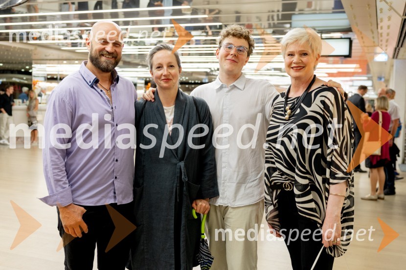  Matej Vovk, tenorist, Spoletta;  ... ;  ... ;  Alenka Slokar Bajc, profesorica petjaTosca, najznamenitejša opera na 72. Ljubljana Festivalu