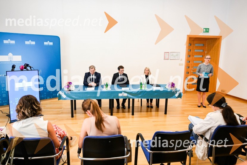   Igor Papič, minister za izobraževanje, znanost in šport; prof. dr. Zdravko Kačič, rektor Univerze v Mariboru;  dr. Mateja  Lorber, dekanja, Fakulteta za zdravstvene vede - FZV Maribor;  ... Podpis pogodbe za (so)financiranje projekta širitve in obnove Fakultete za zdravstvene vede Univerze v Mariboru