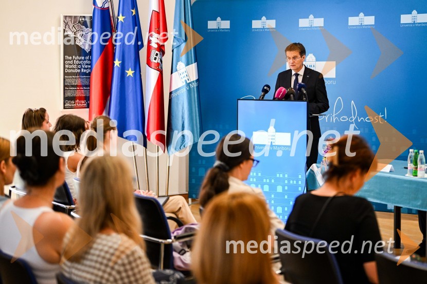 prof. dr. Zdravko Kačič, rektor Univerze v MariboruPodpis pogodbe za (so)financiranje projekta širitve in obnove Fakultete za zdravstvene vede Univerze v Mariboru