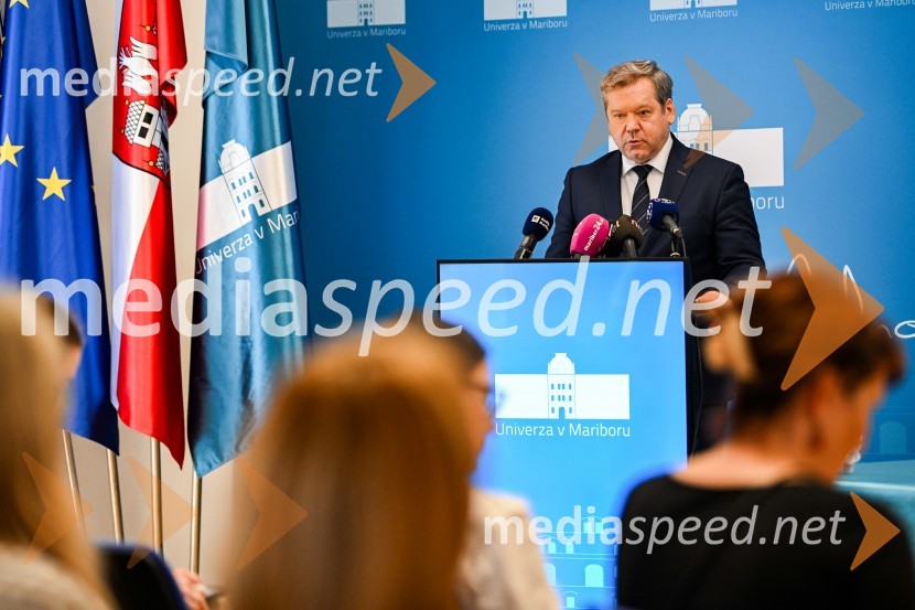   Igor Papič, minister za izobraževanje, znanost in športPodpis pogodbe za (so)financiranje projekta širitve in obnove Fakultete za zdravstvene vede Univerze v Mariboru