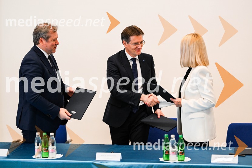   Igor Papič, minister za izobraževanje, znanost in šport; prof. dr. Zdravko Kačič, rektor Univerze v Mariboru;  dr. Mateja  Lorber, dekanja, Fakulteta za zdravstvene vede - FZV MariborPodpis pogodbe za (so)financiranje projekta širitve in obnove Fakultete za zdravstvene vede Univerze v Mariboru