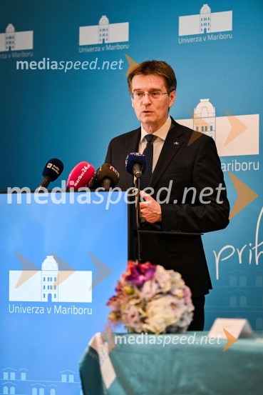 prof. dr. Zdravko Kačič, rektor Univerze v MariboruPodpis pogodbe za (so)financiranje projekta širitve in obnove Fakultete za zdravstvene vede Univerze v Mariboru