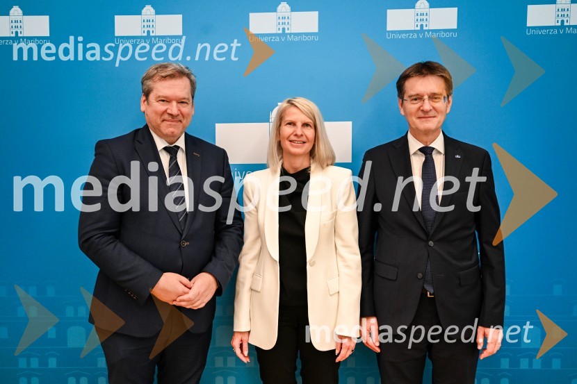   Igor Papič, minister za izobraževanje, znanost in šport;  dr. Mateja  Lorber, dekanja, Fakulteta za zdravstvene vede - FZV Maribor; prof. dr. Zdravko Kačič, rektor Univerze v MariboruPodpis pogodbe za (so)financiranje projekta širitve in obnove Fakultete za zdravstvene vede Univerze v Mariboru