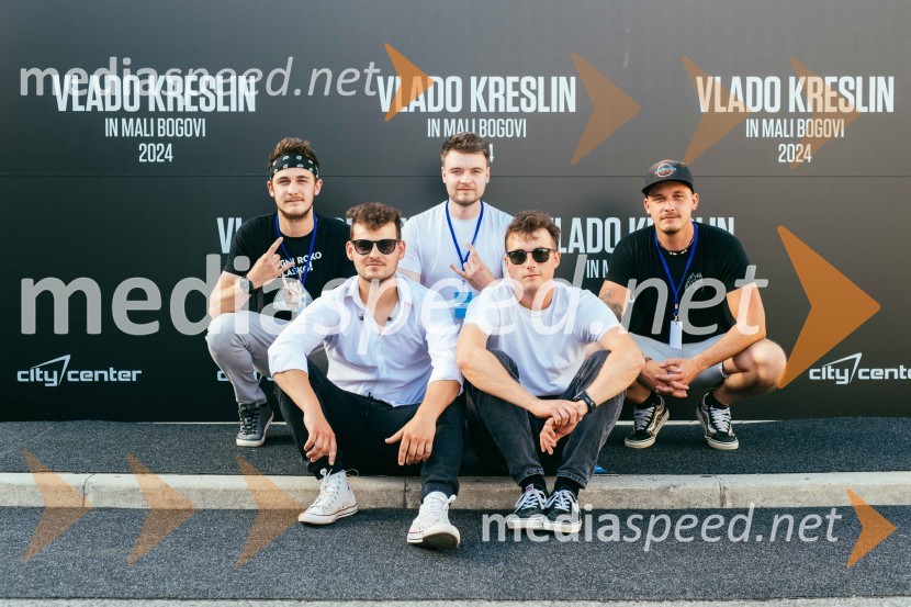  David Lužar, bas kitara, Inšpektorji band;  Tim Klun, vokal, Inšpektorji band;  Miha Mihelič, Inšpektorji band;  ... ;  Rok Lužar, bobni, Inšpektorji bandVeliki koncert Vlada Kreslina z Malimi bogovi v Citycentru Celje