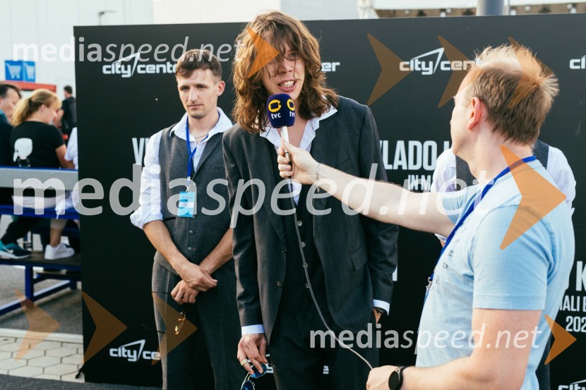  Tilen Lampret, Delta Riff band;  Tit Potecin, Delta Riff band;  ... Veliki koncert Vlada Kreslina z Malimi bogovi v Citycentru Celje