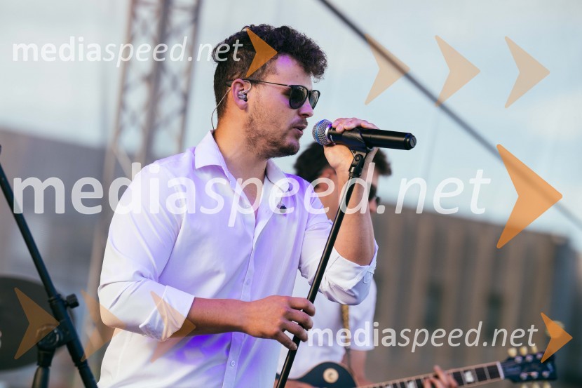  Tim Klun, vokal, Inšpektorji bandVeliki koncert Vlada Kreslina z Malimi bogovi v Citycentru Celje