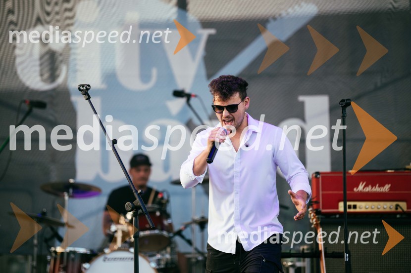  Tim Klun, vokal, Inšpektorji bandVeliki koncert Vlada Kreslina z Malimi bogovi v Citycentru Celje