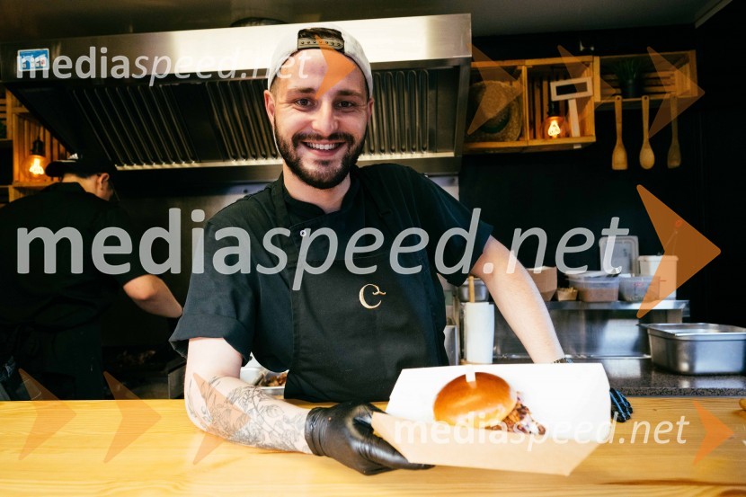 Veliki koncert Vlada Kreslina z Malimi bogovi v Citycentru Celje