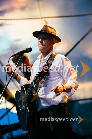  Vlado Kreslin, glasbenikVeliki koncert Vlada Kreslina z Malimi bogovi v Citycentru Celje