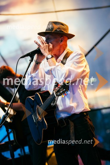  Vlado Kreslin, glasbenikVeliki koncert Vlada Kreslina z Malimi bogovi v Citycentru Celje