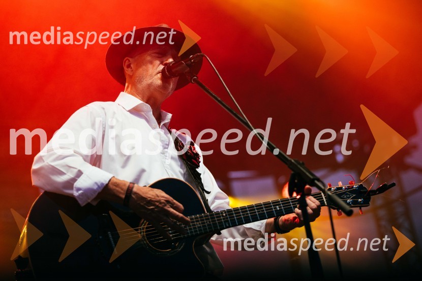  Vlado Kreslin, glasbenikVeliki koncert Vlada Kreslina z Malimi bogovi v Citycentru Celje