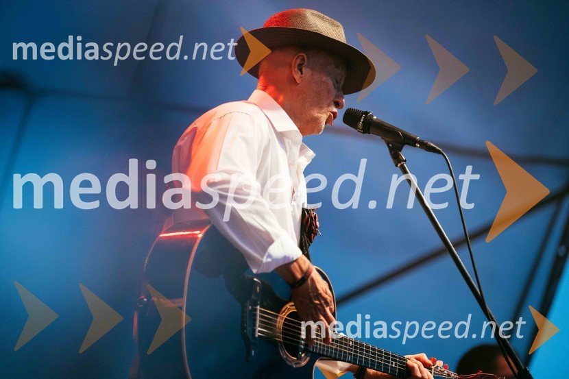  Vlado Kreslin, glasbenikVeliki koncert Vlada Kreslina z Malimi bogovi v Citycentru Celje