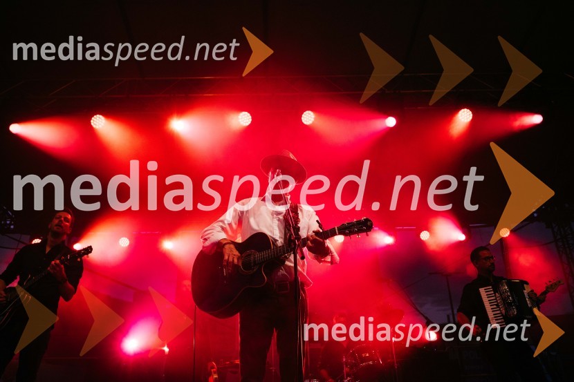  Vlado Kreslin, glasbenikVeliki koncert Vlada Kreslina z Malimi bogovi v Citycentru Celje