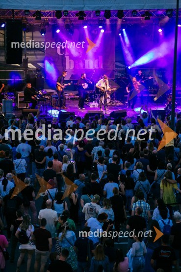  Vlado Kreslin, glasbenikVeliki koncert Vlada Kreslina z Malimi bogovi v Citycentru Celje