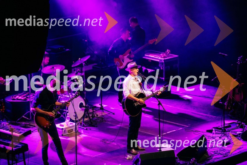 Vlado Kreslin, glasbenikVeliki koncert Vlada Kreslina z Malimi bogovi v Citycentru Celje