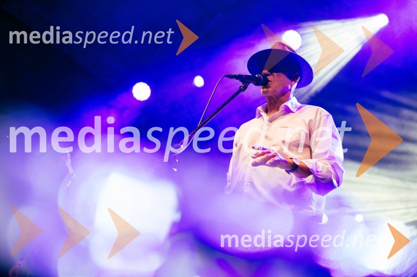  Vlado Kreslin, glasbenikVeliki koncert Vlada Kreslina z Malimi bogovi v Citycentru Celje