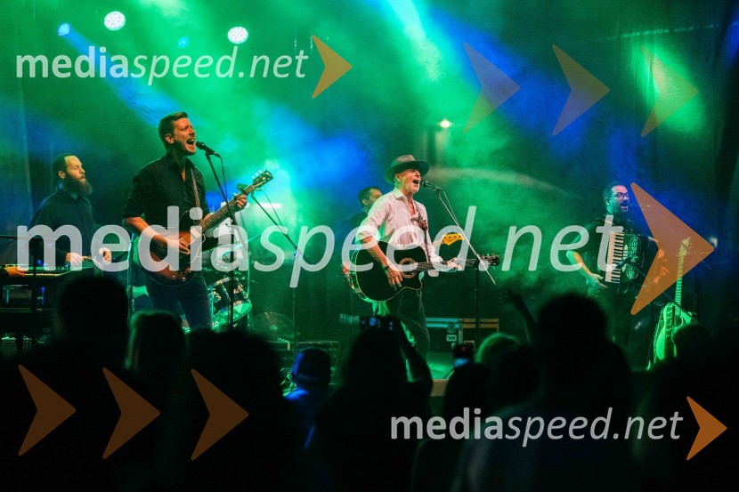  Vlado Kreslin, glasbenikVeliki koncert Vlada Kreslina z Malimi bogovi v Citycentru Celje