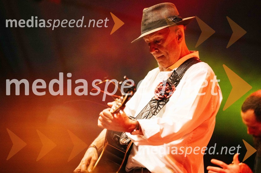  Vlado Kreslin, glasbenikVeliki koncert Vlada Kreslina z Malimi bogovi v Citycentru Celje