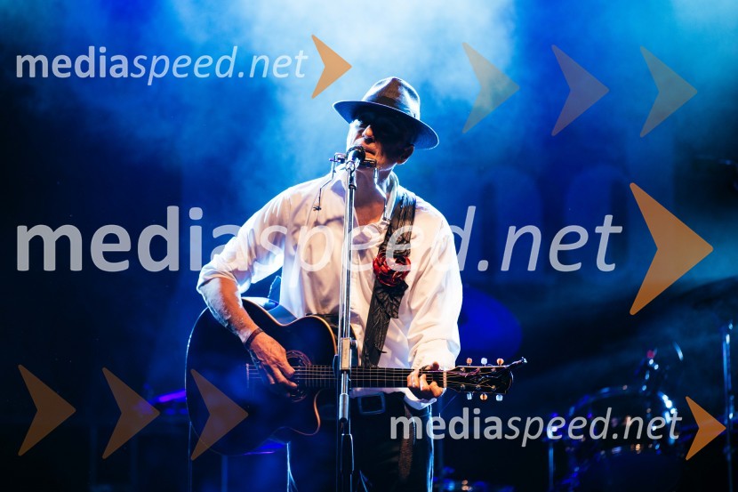  Vlado Kreslin, glasbenikVeliki koncert Vlada Kreslina z Malimi bogovi v Citycentru Celje