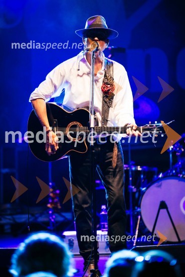  Vlado Kreslin, glasbenikVeliki koncert Vlada Kreslina z Malimi bogovi v Citycentru Celje