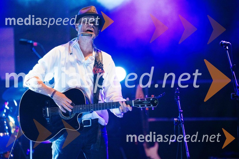  Vlado Kreslin, glasbenikVeliki koncert Vlada Kreslina z Malimi bogovi v Citycentru Celje