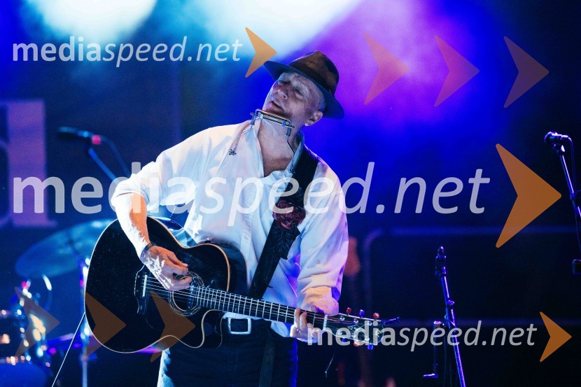  Vlado Kreslin, glasbenikVeliki koncert Vlada Kreslina z Malimi bogovi v Citycentru Celje