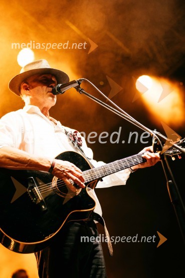  Vlado Kreslin, glasbenikVeliki koncert Vlada Kreslina z Malimi bogovi v Citycentru Celje