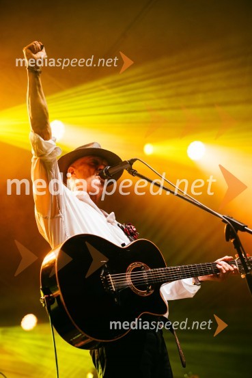  Vlado Kreslin, glasbenikVeliki koncert Vlada Kreslina z Malimi bogovi v Citycentru Celje