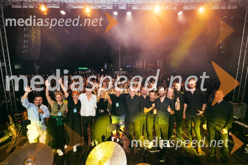 Veliki koncert Vlada Kreslina z Malimi bogovi v Citycentru Celje