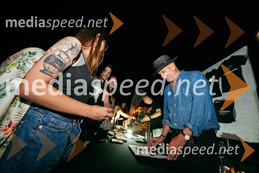  Vlado Kreslin, glasbenikVeliki koncert Vlada Kreslina z Malimi bogovi v Citycentru Celje