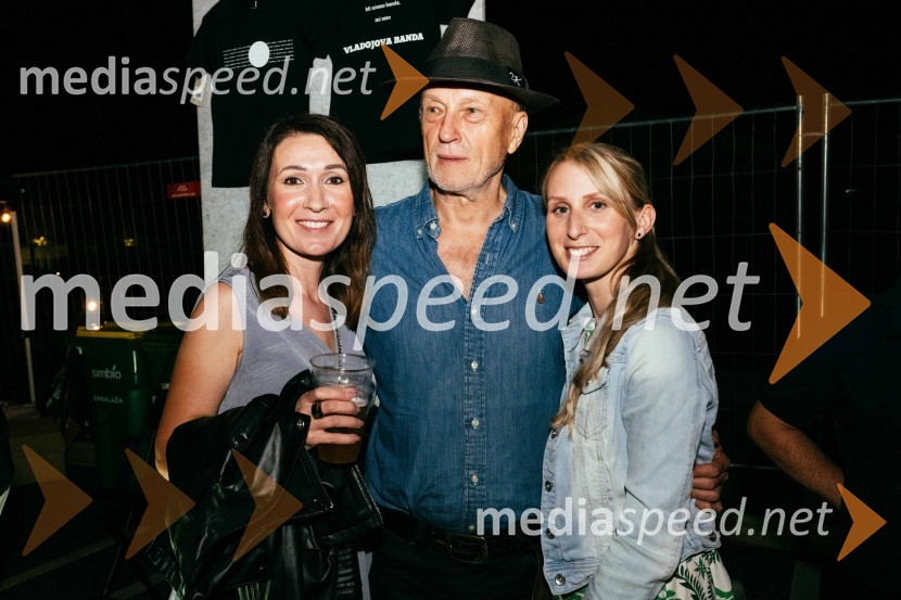  ... ;  Vlado Kreslin, glasbenik;  ... Veliki koncert Vlada Kreslina z Malimi bogovi v Citycentru Celje