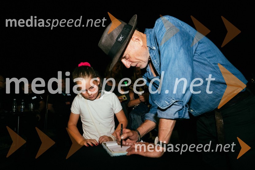  ... ;  Vlado Kreslin, glasbenikVeliki koncert Vlada Kreslina z Malimi bogovi v Citycentru Celje