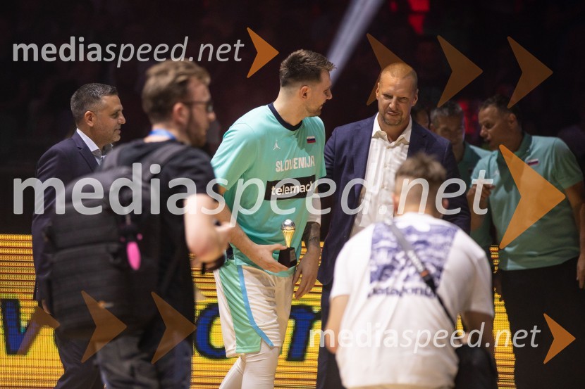  Luka  Dončić, košarkar;  Matej Erjavec, predsednik, Košarkarska Zveza SlovenijeSlovenija na krilih Luke Dončića premagala Brazilijo