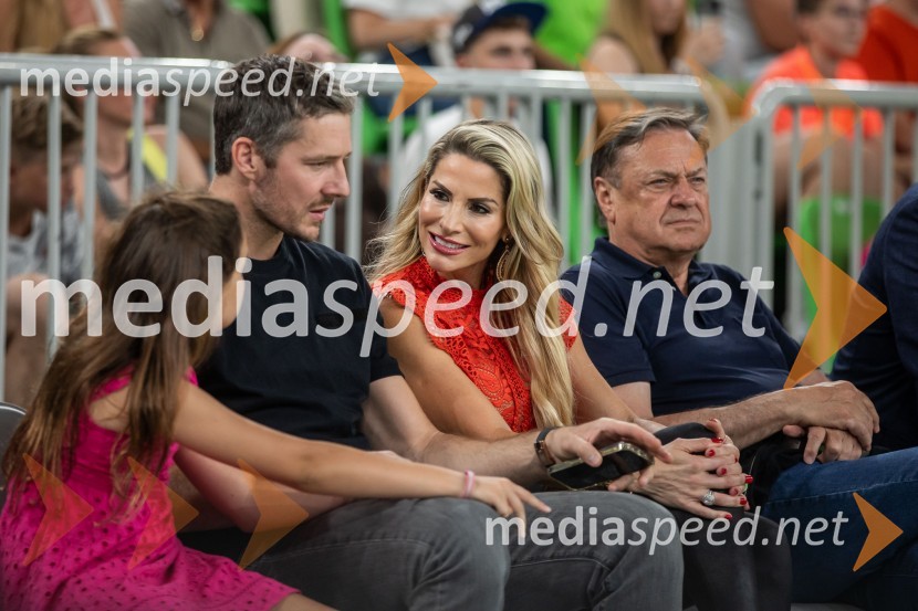  Goran Dragić, košarkar;  Greice Murphy;  Zoran Janković, župan, Mestna občina LjubljanaSlovenija na krilih Luke Dončića premagala Brazilijo