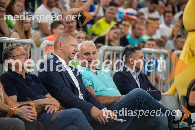  Zoran Janković, župan, Mestna občina Ljubljana;  Matej Erjavec, predsednik, Košarkarska Zveza Slovenije;  Saša Dončić, košarkar, trener;  Aleš Križnar, generalin sekretar, Košarkaška zveza SlovenijeSlovenija na krilih Luke Dončića premagala Brazilijo