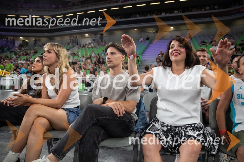  Melani Mekicar, radijska in televizijska voditeljica;  Marko Subotic;  Petra Simončič, direktorica projektov, Next Media d.o.o.Slovenija na krilih Luke Dončića premagala Brazilijo