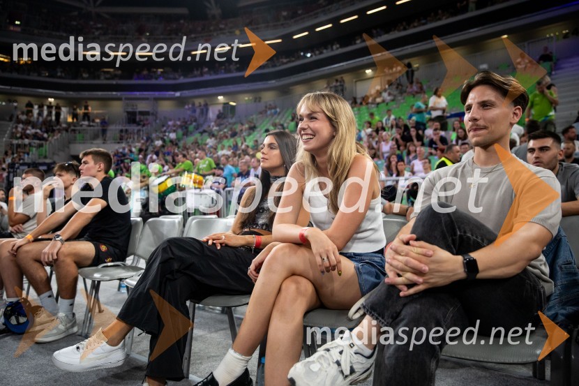  Vesna Ponorac, igralka, moderatorka;  Melani Mekicar, radijska in televizijska voditeljica;  Marko SuboticSlovenija na krilih Luke Dončića premagala Brazilijo