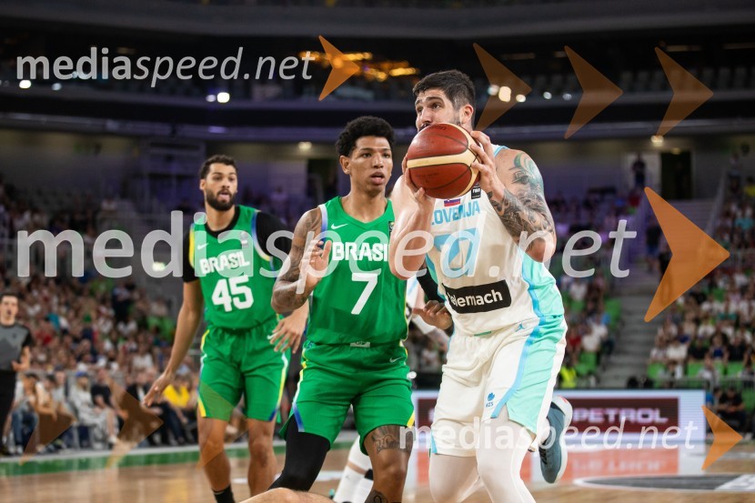  Joao Marello Cardoso Pereira, košarkar, Brazilija;  Marcos Louzada, košarkar, Brazilija;  Žiga Dimec, košarkarSlovenija na krilih Luke Dončića premagala Brazilijo