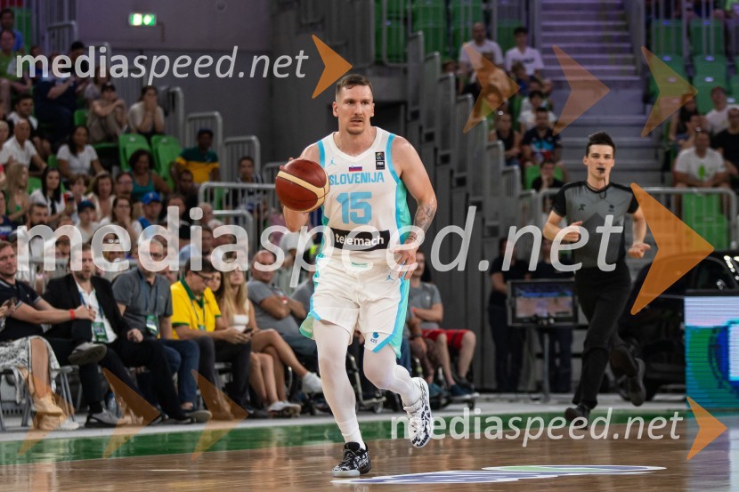  Gregor  Hrovat, košarkarSlovenija na krilih Luke Dončića premagala Brazilijo