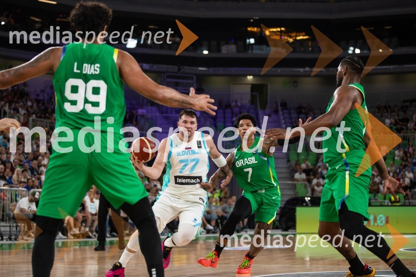  Lucas Dias, košarkar, Brazilija;  Luka  Dončić, košarkar;  Marcos Louzada, košarkar, Brazilija;  Cristiano Felicio, košarkar, BrazilijaSlovenija na krilih Luke Dončića premagala Brazilijo
