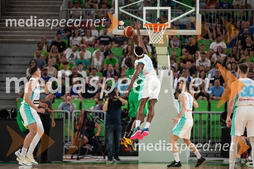 Slovenija na krilih Luke Dončića premagala Brazilijo