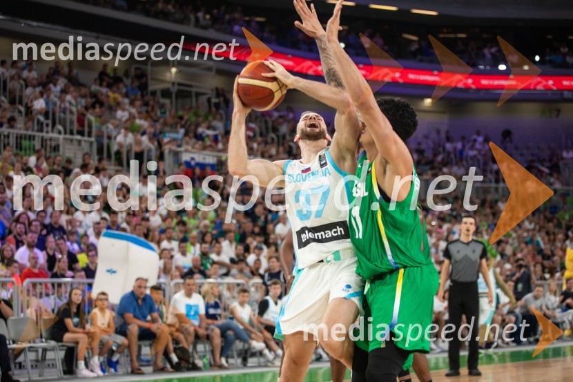  Leon Stergar, košarkar;  Gui Santos, košarkar, BrazilijaSlovenija na krilih Luke Dončića premagala Brazilijo