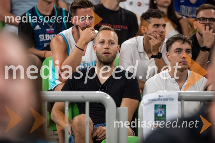 Slovenija na krilih Luke Dončića premagala Brazilijo