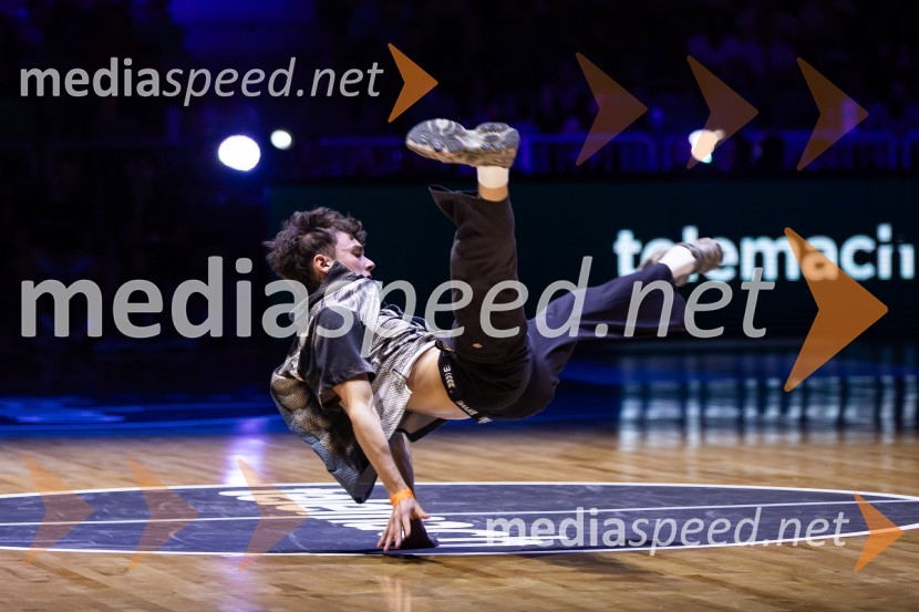 Slovenija na krilih Luke Dončića premagala Brazilijo