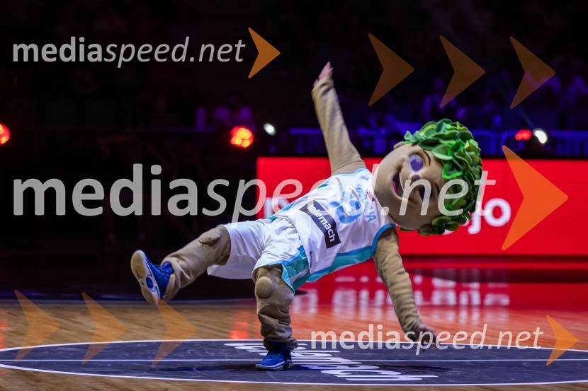 Slovenija na krilih Luke Dončića premagala Brazilijo