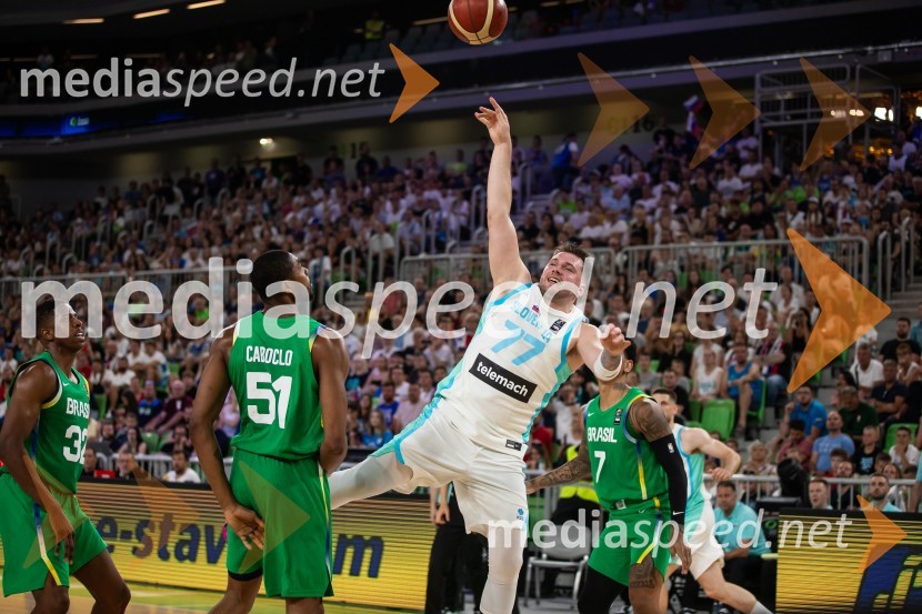  Bruno Caboclo, košarkar, Brazilija;  Luka  Dončić, košarkarSlovenija na krilih Luke Dončića premagala Brazilijo